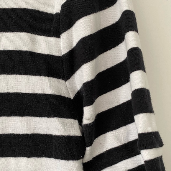 Lauren Ralph Lauren Black and White Stripped Shortsleeved Top, Size M - Picture 4 of 10